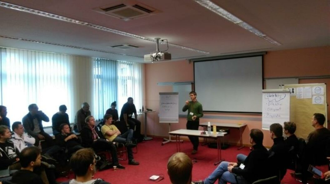 Dr. Pascal Bihler bei der Usability Session